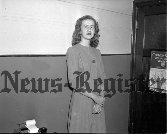 1945-11-8 Mary Lou MacLean,  V-queen candidate  1.jpeg