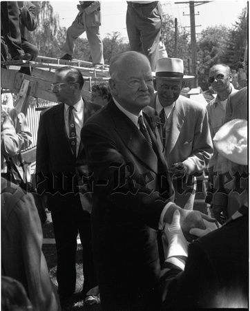 1955-7-10 Hoover Visits Newberg 4.jpg