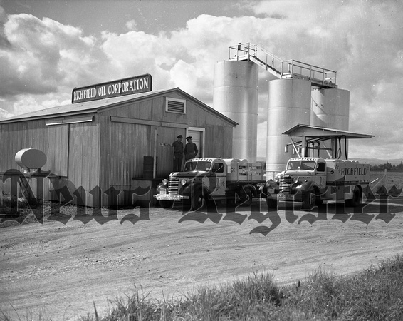 1940-5 Richfield Station; 1st & Baker Sts-1