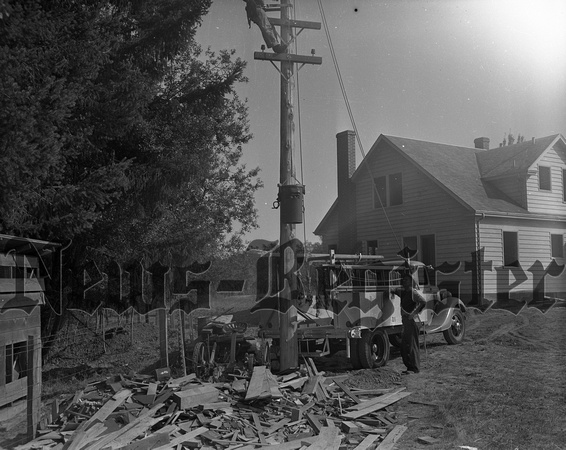 1938-9-20 McMinnville Water & Light; Power Service Repair-2