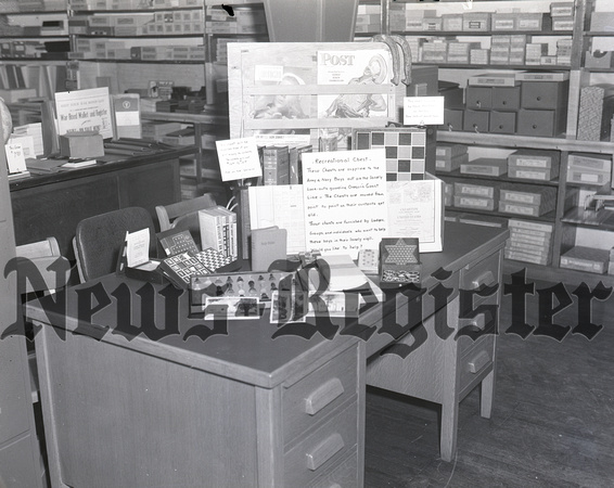 1943-08-26 Red Cross recreational chests