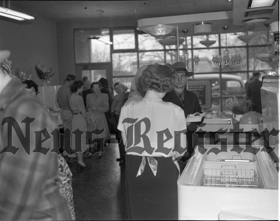 1949-4 Red Cross Cooking School (Home Freezer).jpeg
