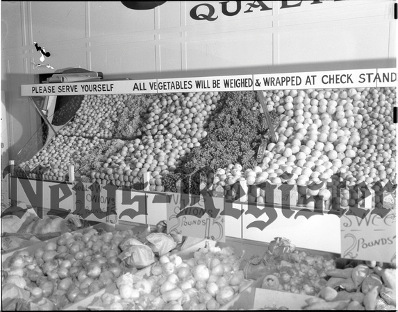 1947-9-4 Columbia Market 6.jpeg