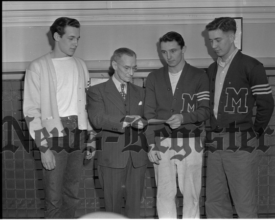 1946-2 Infantile paralysis drive, Mac-hi lettermen give check to E.V. Blair (left to right, Don Fulham, Blair, Jim Hart, Malcolm Marsh 1.jpeg