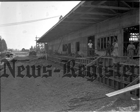 1945-9-6 Alderman Farms Construction of new freeze plant.jpeg