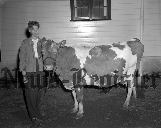 1945-9-13 13th annual Youth Fair, 4H and FFA some negs not used 15.jpeg