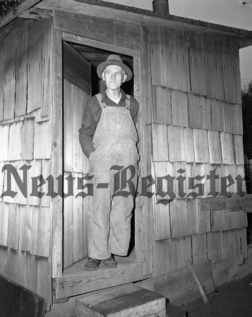 1939-10-23 Yamhill county poor farm inspection-3