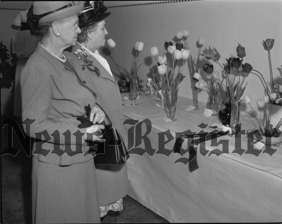 1949-5-5 McMinnville garden Club Flower Display.jpeg