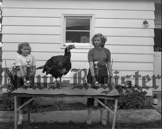 1950-1-5 FFA Turkey wnners in NW exhibit at Roseburg 1.jpeg