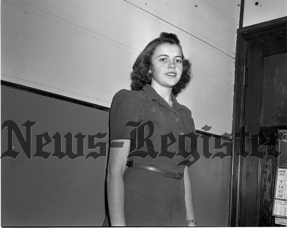 1945-11-22 Pat Barner Yamhill V-Queen Candidate.jpeg