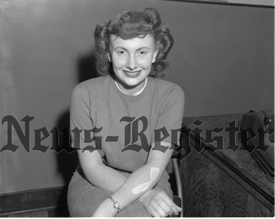 1949-5-5 Michaelsohn, Lavilla (Miss McMinnville Candidate 1.jpeg