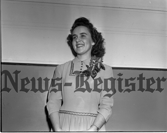 1945-11-21 Juliet Mochattez V-Queen candidate.jpeg