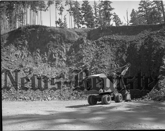 1949-5-1 Thornton Quarry 4.jpeg