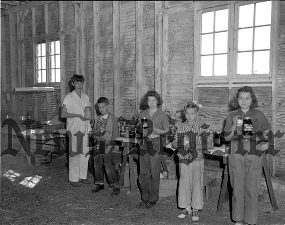 1945-9-13 13th annual Youth Fair, 4H and FFA some negs not used 13.jpeg