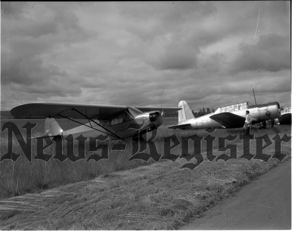1946-7-7 Sportsmen pilots visit airport 1.jpeg