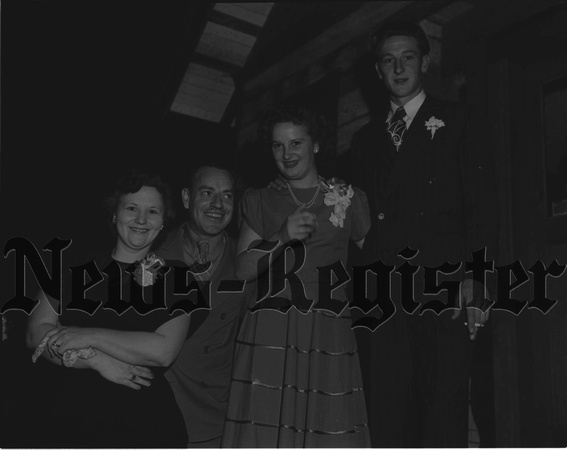 1949-10 Beckner-Taylor Wedding 3.jpeg