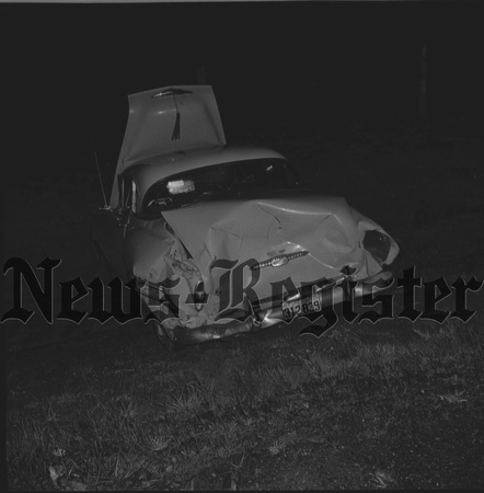 1955-4-11 Storm causes car crash 1.jpeg