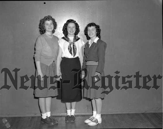 1948 Dayton High School trio Dorris Jones, Arlene Grover.jpeg