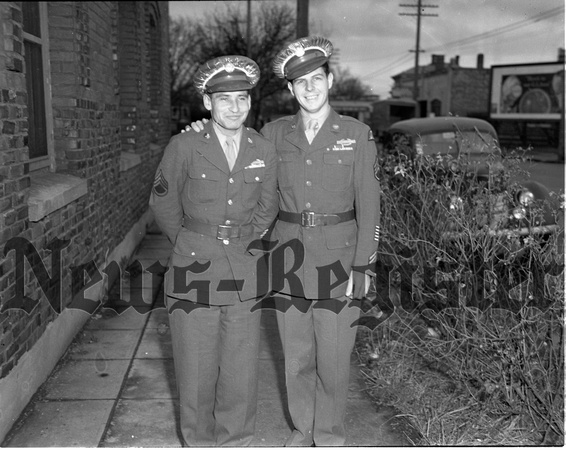 1945-1-18 Sgt Seth Maine with Sgt Otto Baylan.jpeg