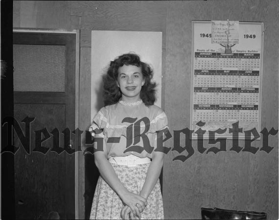 1949-5-19 Hufford, Marie Candidate Miss Mac.jpeg