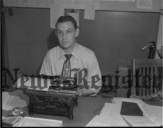 1949-7 Moyle, Bob T-R News editor.jpeg