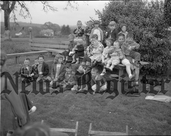 1949-4-21 Elizabeth Jr. Matrons-Easter Egg Hunt 2.jpeg