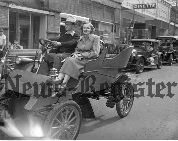 1949-8-6 Oregon Historic Automobile Soc. trip to Pacific City 2.jpeg