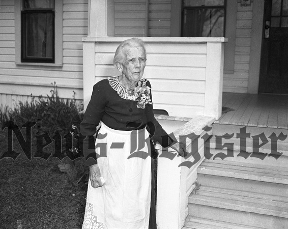 1941-04-24 Mrs. Annie Wilson; 93rd birthday