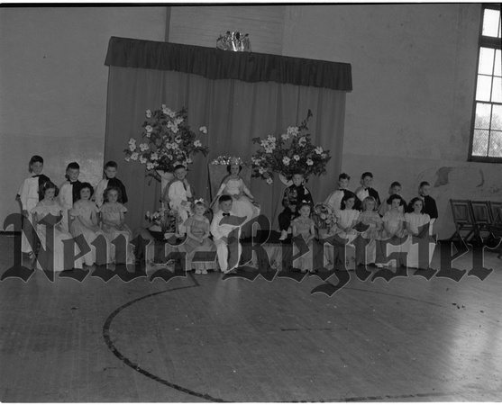 1950-5 Columbus School May Queen coronation.jpeg