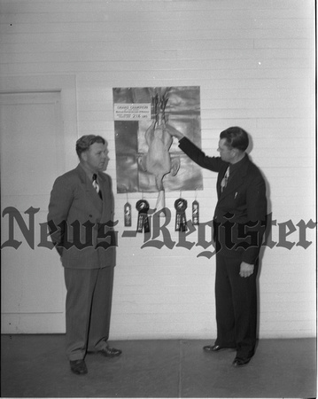 1949-12-15 Pearson-Wheeler prize dressed turkey at Roseburg exhibit 1.jpeg