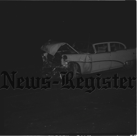 1955-4-11 Storm causes car crash 4.jpeg