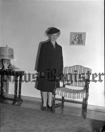 1945-11-8 Mrs. George Miller and Mrs. Ada Milne- Yamhill 3.jpeg