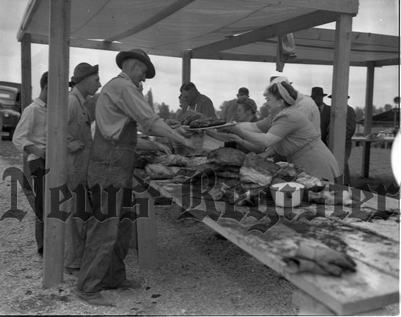 1944-8-23 Alderman Farm picnic used in 8-31 TR  24.jpeg