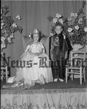 1950-5 Columbus School May Queen coronation 1.jpeg
