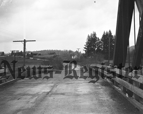1938-8-11_Annual Chamber Commerce picnic; Haskins Dam-3