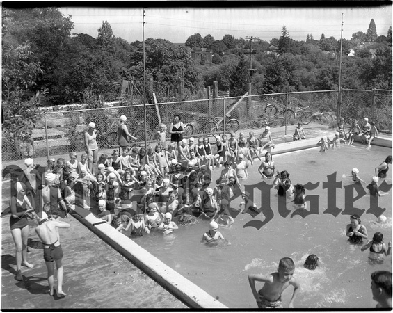 1947-8 McMinnville Swimming Pool 002