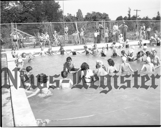 1947-8 McMinnville Swimming Pool 001