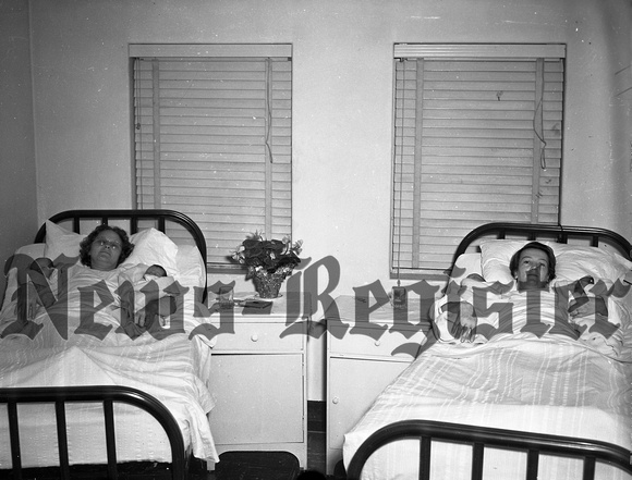 1941-12 2 sets twins, born general hospital-2